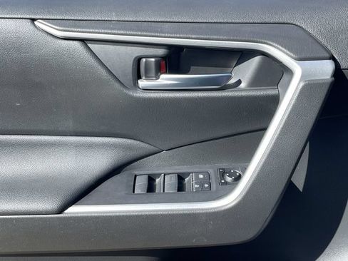 Used 2020 Toyota RAV4 XLE FWD image 24