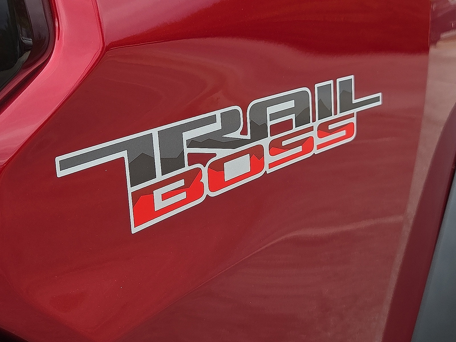 Used 2024 Chevrolet Colorado Trail Boss w/ Advanced Trailering Package AWD/4WD image 8