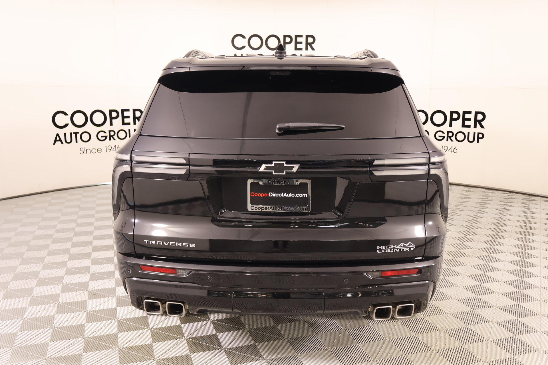 Used 2025 Chevrolet Traverse High Country FWD image 22