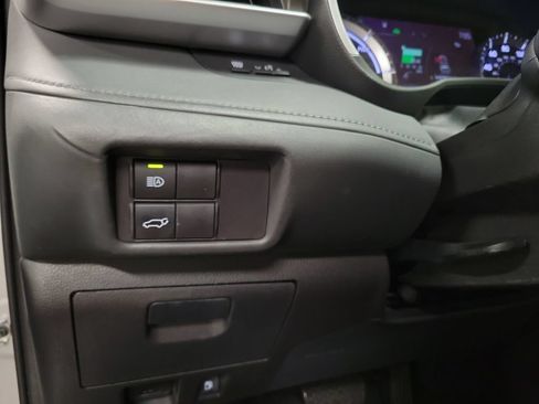Used 2023 Toyota Highlander XLE AWD/4WD image 24
