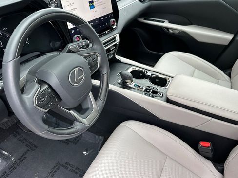 Used 2023 Lexus RX 350 Premium w/ Accessory Package AWD/4WD image 11