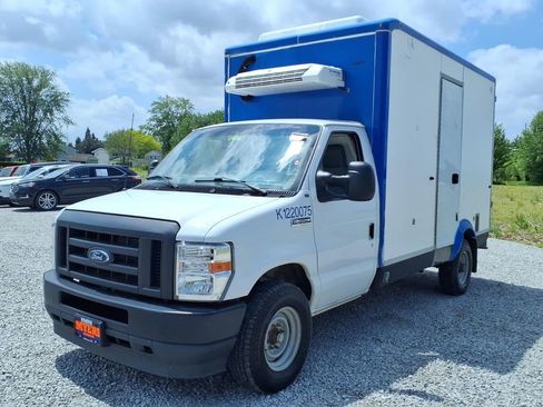 Used 2023 Ford E-350 and Econoline 350 Super Duty w/ Power Windows & Locks Group RWD image 14