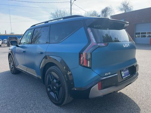 Certified 2024 Kia EV9 GT-Line AWD/4WD image 3