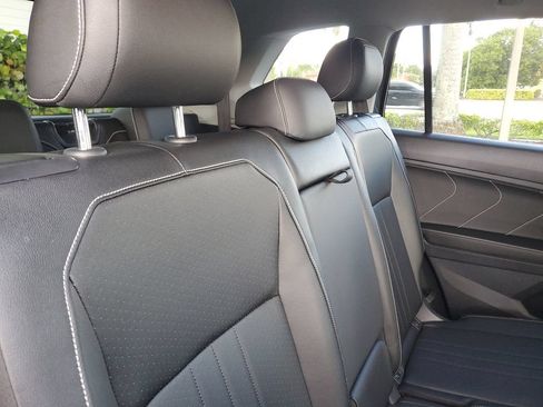 Used 2023 Volkswagen Tiguan SE FWD image 26