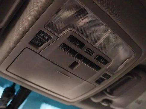 Used 2017 Toyota Camry XSE image 25