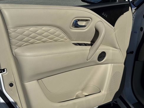 Used 2024 INFINITI QX80 Sensory w/ Cargo Package image 19