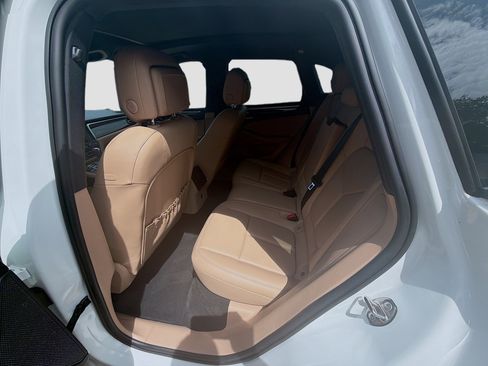 Used 2021 Porsche Macan AWD/4WD image 21