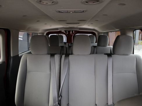 Used 2020 Nissan NV 3500 SV RWD image 25