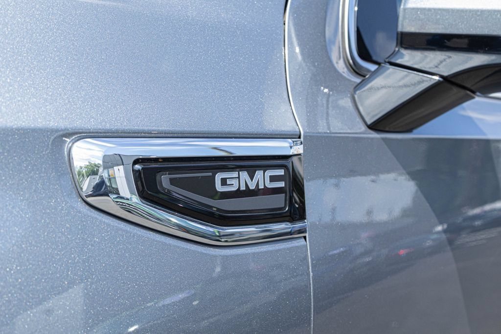 Used 2022 GMC Yukon SLE w/ Gmc Pro Safety Plus Package AWD/4WD image 14