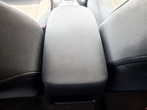 Used 2021 Toyota Corolla LE FWD image 31
