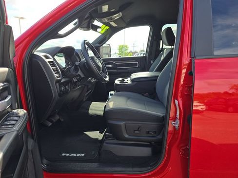 Used 2024 RAM 2500 Big Horn w/ Safety Group AWD/4WD image 9