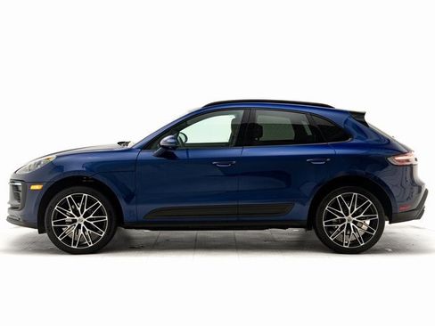 Used 2025 Porsche Macan image 2