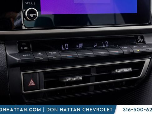 Used 2025 Toyota Camry SE FWD image 8