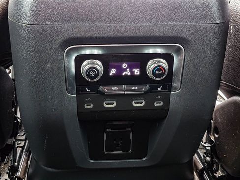 Used 2021 GMC Yukon XL Denali image 35