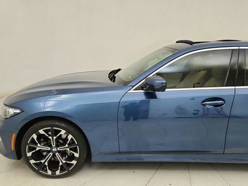 Used 2025 BMW 330i Sedan image 4