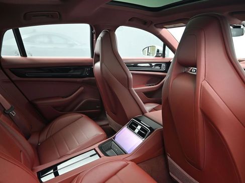 Certified 2025 Porsche Panamera 4 AWD/4WD image 7