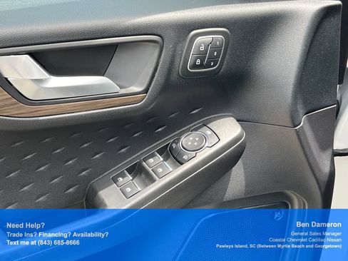 Used 2020 Ford Escape Titanium FWD image 6
