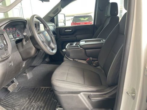 Used 2022 Chevrolet Silverado 2500 Custom w/ Custom Convenience Package RWD image 5