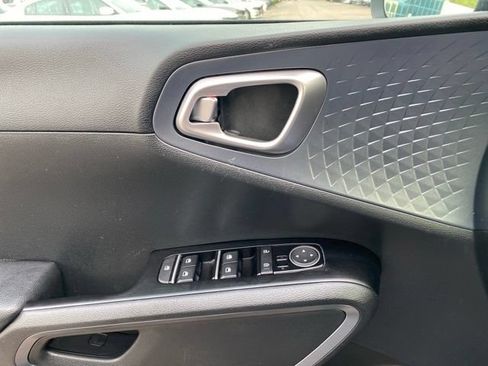 Used 2023 Kia Soul EX FWD image 18