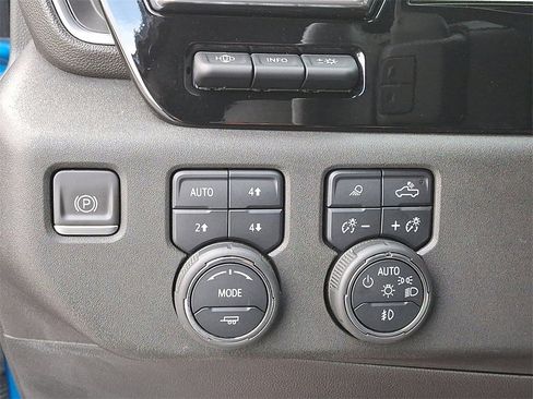 Used 2022 Chevrolet Silverado 1500 LTZ w/ LTZ Premium Package image 25