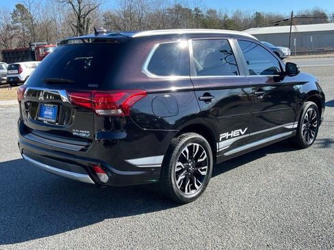Used 2018 Mitsubishi Outlander SEL image 6