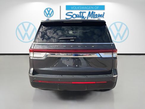 Used 2023 Lincoln Navigator Reserve image 6