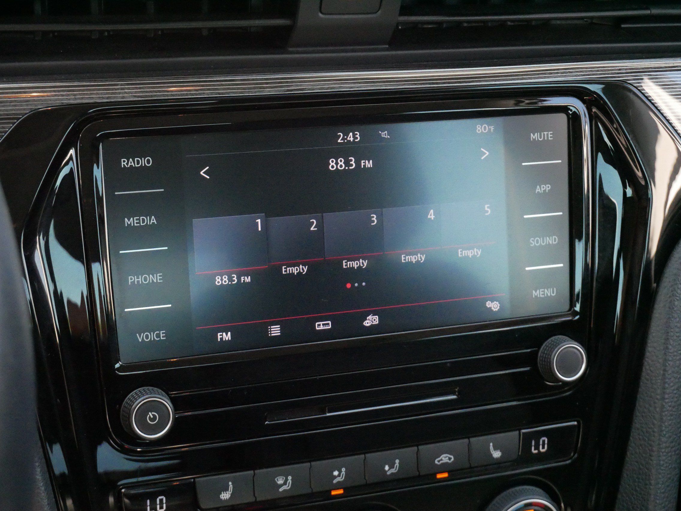 Certified 2020 Volkswagen Passat 2.0T R-Line FWD image 22