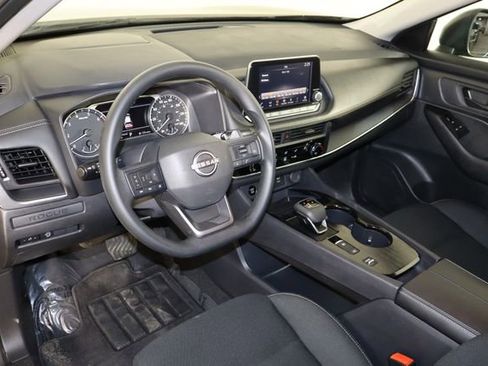 Used 2025 Nissan Rogue S FWD image 24