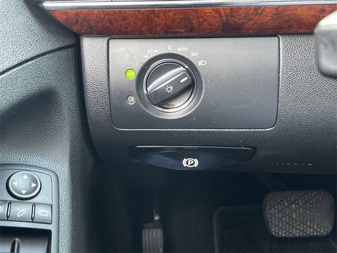 Used 2012 Mercedes-Benz GL 450 4MATIC image 18