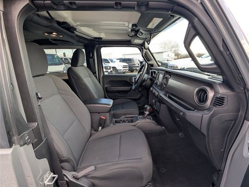 Used 2021 Jeep Wrangler Sport image 10