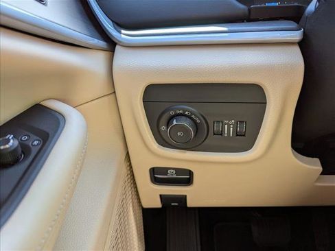 New 2025 Jeep Grand Cherokee Limited image 16