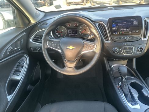 Used 2024 Chevrolet Malibu LT FWD image 23