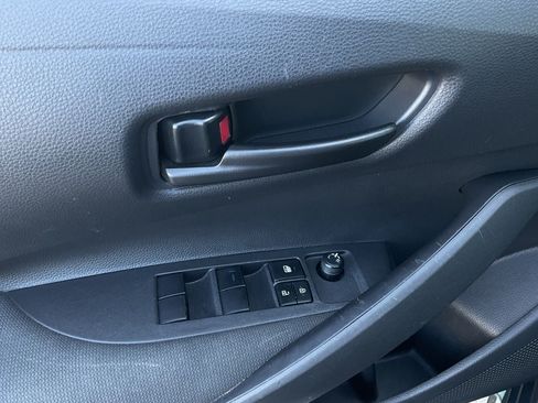 Used 2025 Toyota Corolla LE FWD image 17