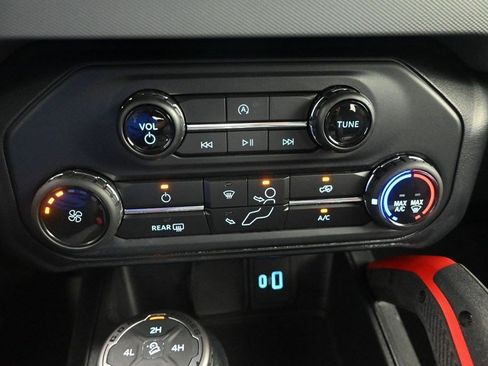 Used 2022 Ford Bronco 2-Door AWD/4WD image 18