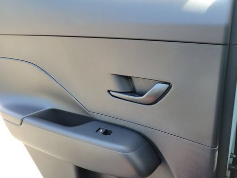New 2027 Hyundai Kona SE FWD image 23