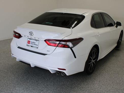 Certified 2024 Toyota Camry SE FWD image 7