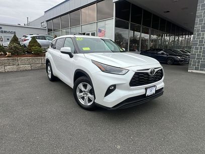 Used 2022 Toyota Highlander LE