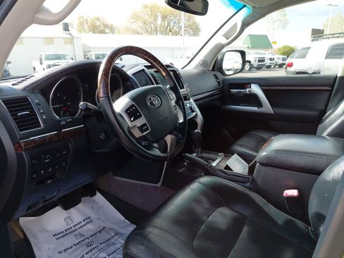 Used 2013 Toyota Land Cruiser AWD/4WD image 20