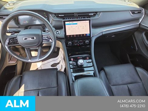 Used 2023 Jeep Grand Cherokee Overland w/ Luxury Tech Group IV AWD/4WD image 13