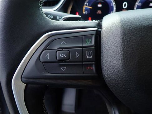 New 2025 Jeep Grand Cherokee Laredo w/ Luxury Tech Group I image 15