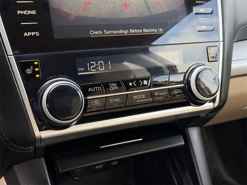 Used 2018 Subaru Outback 2.5i Premium image 24