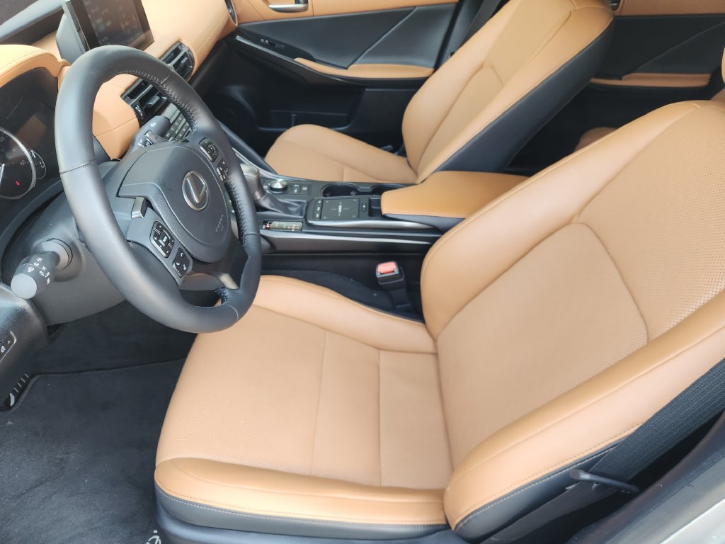 Certified 2024 Lexus IS 300 w/ Comfort Package RWD image 13