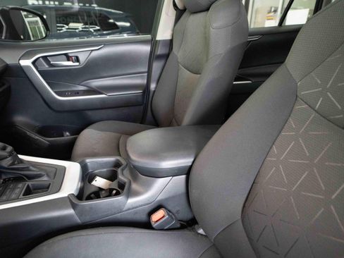 Used 2021 Toyota RAV4 XLE w/ Convenience Package AWD/4WD image 10