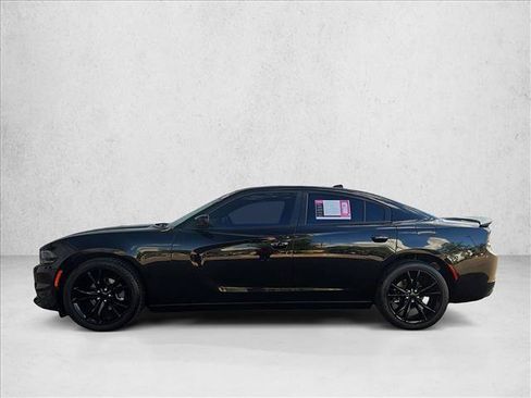 Used 2016 Dodge Charger SXT w/ Blacktop Package RWD image 9