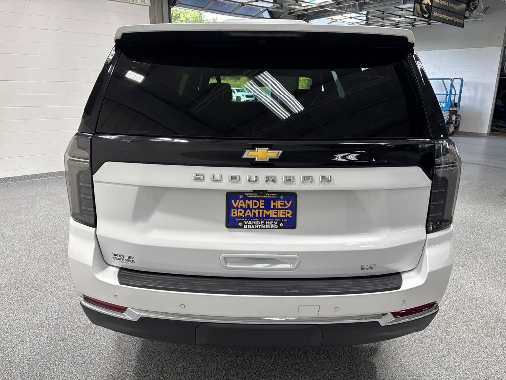 Used 2026 Chevrolet Suburban LT w/ Comfort Package AWD/4WD image 6