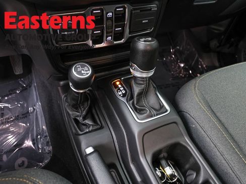 Used 2024 Jeep Wrangler Unlimited AWD/4WD image 13