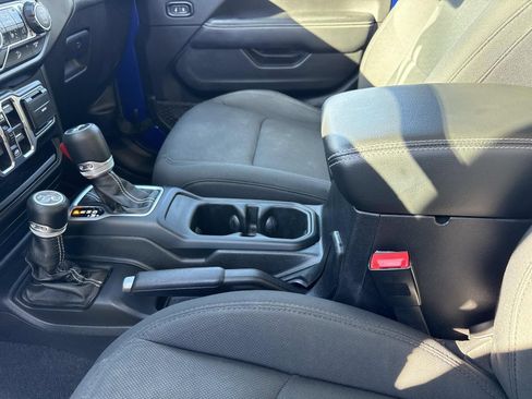 Used 2020 Jeep Wrangler Unlimited Sahara w/ Dual Top Group image 20