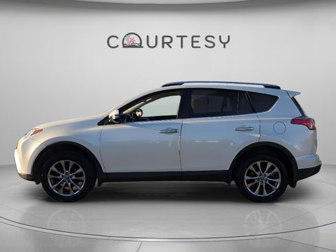 Used 2016 Toyota RAV4 Limited image 2