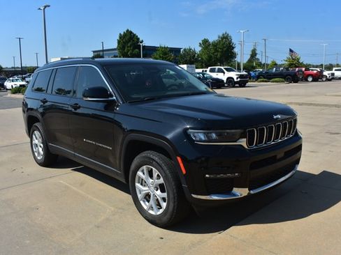 Used 2023 Jeep Grand Cherokee L Limited RWD image 3