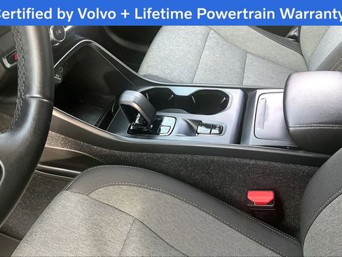 Certified 2025 Volvo XC40 B5 Core image 18